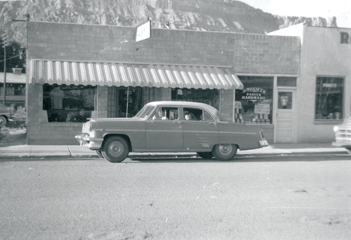 Park Clothing Store in the 1950s